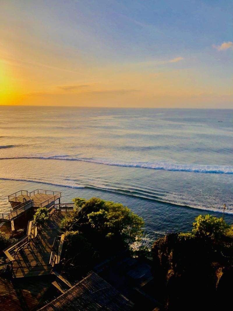 Golden Horizon Sunset Club 15